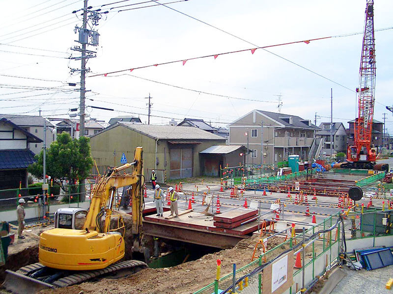 施工中（交差点施工状況全景）